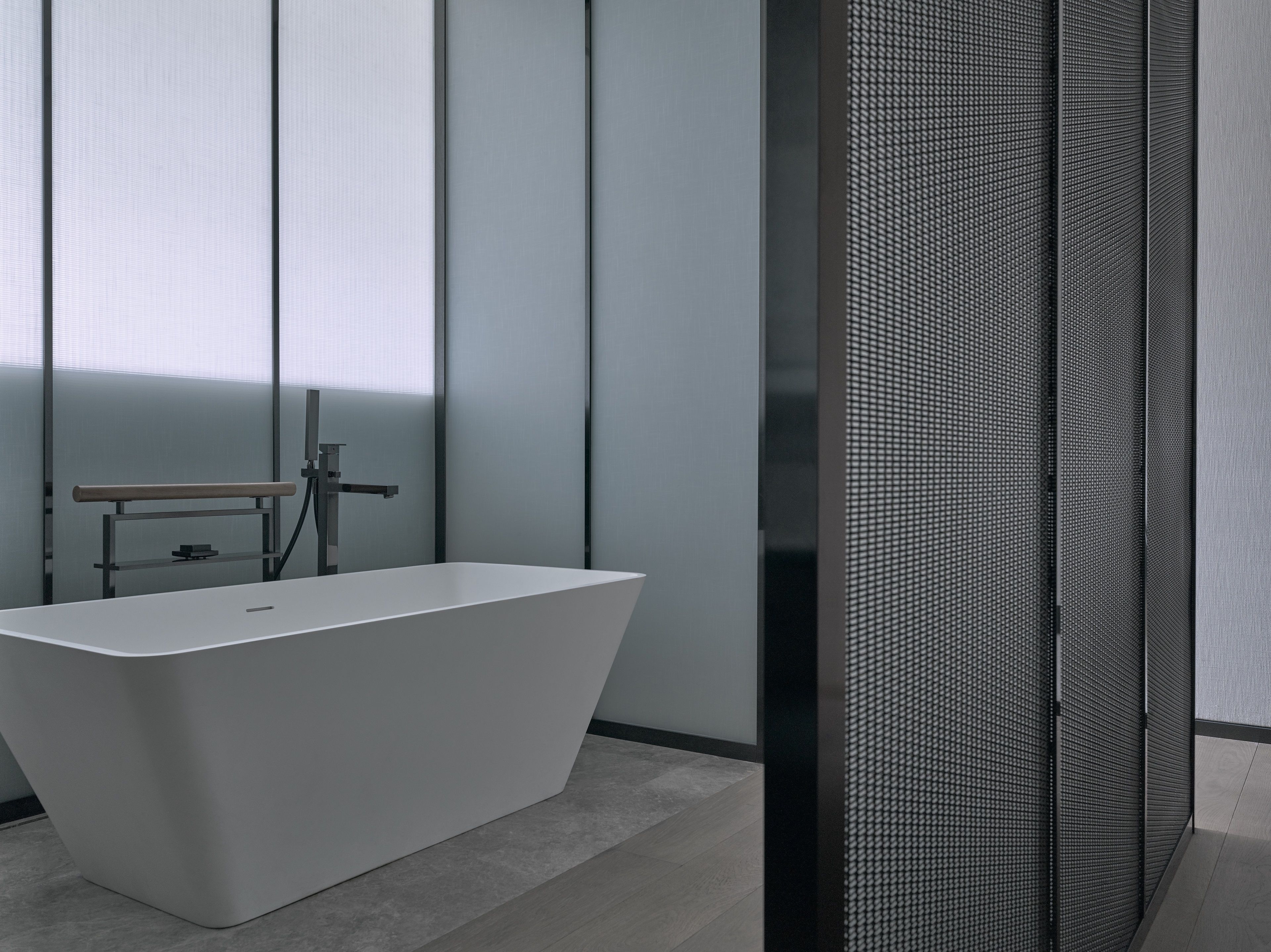 separate bathtub and shower, rainfall showerhead, free toiletries