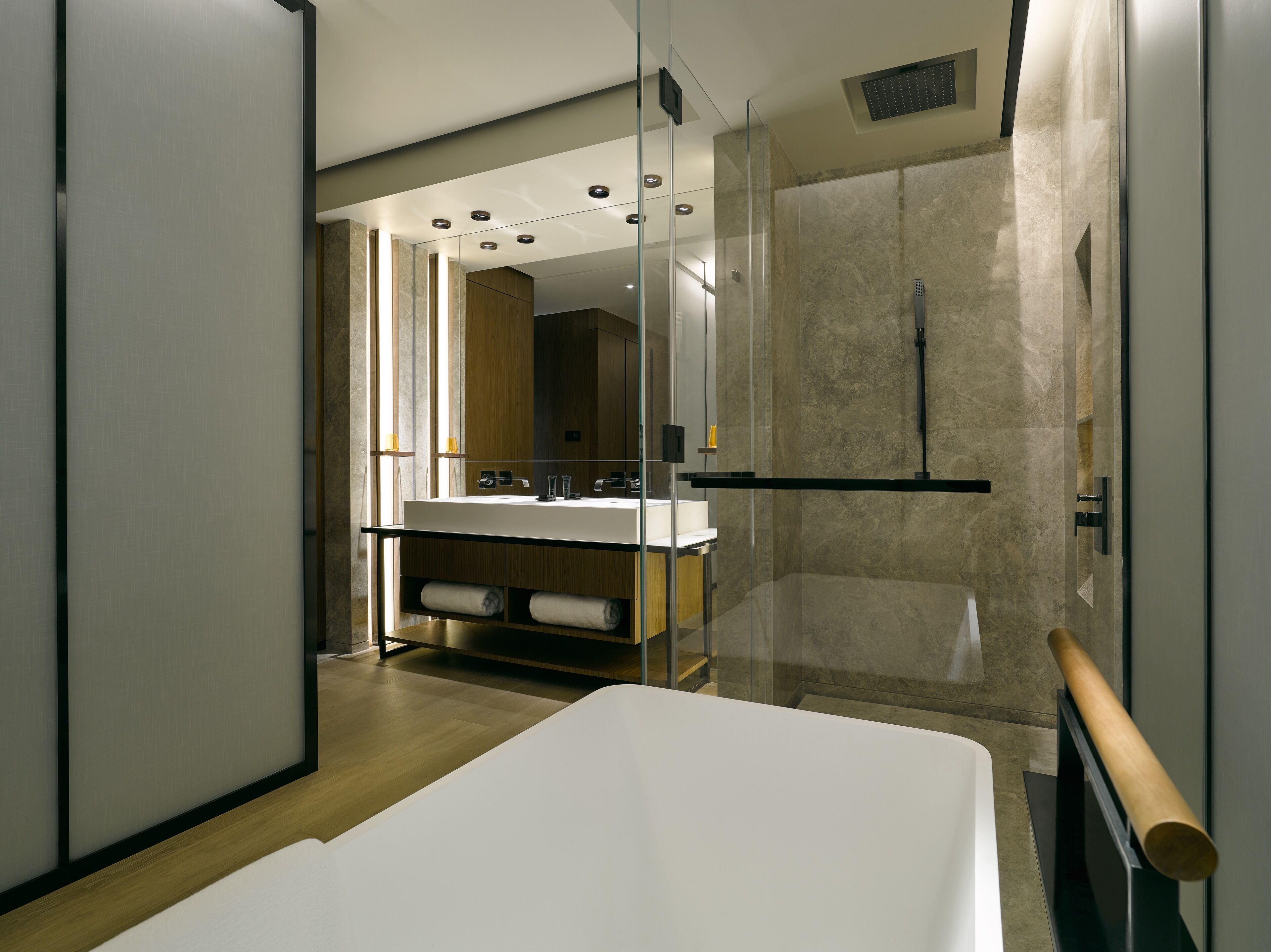 separate bathtub and shower, rainfall showerhead, free toiletries