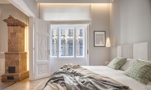 2 bedrooms, in-room safe, desk, iron/ironing board