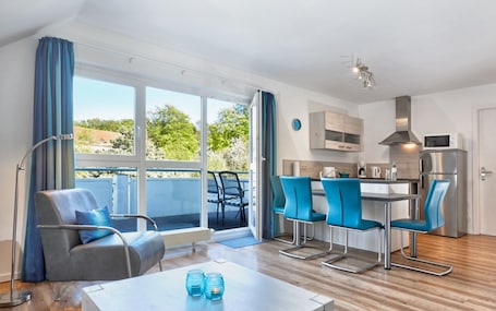 Fridge, microwave, oven, stovetop. EXCLUSIVE vacation apartment, close to the beach, sauna, whirlpool, partial fireplace, indoor pool