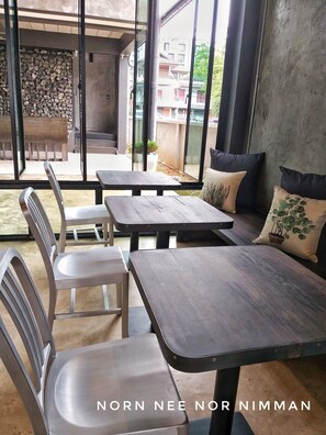 Cafe - Norn Nee Nor Hostel&Cafe (Chiang Mai)