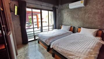 Deluxe Twin kamer, 2 eenpersoonsbedden, niet-roken, uitzicht op de stad | Uitzicht vanuit de kamer