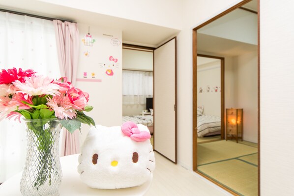 Interior detail - Universal Room (Osaka)