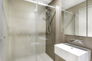 Apartment, 2 Bedrooms | Bathroom