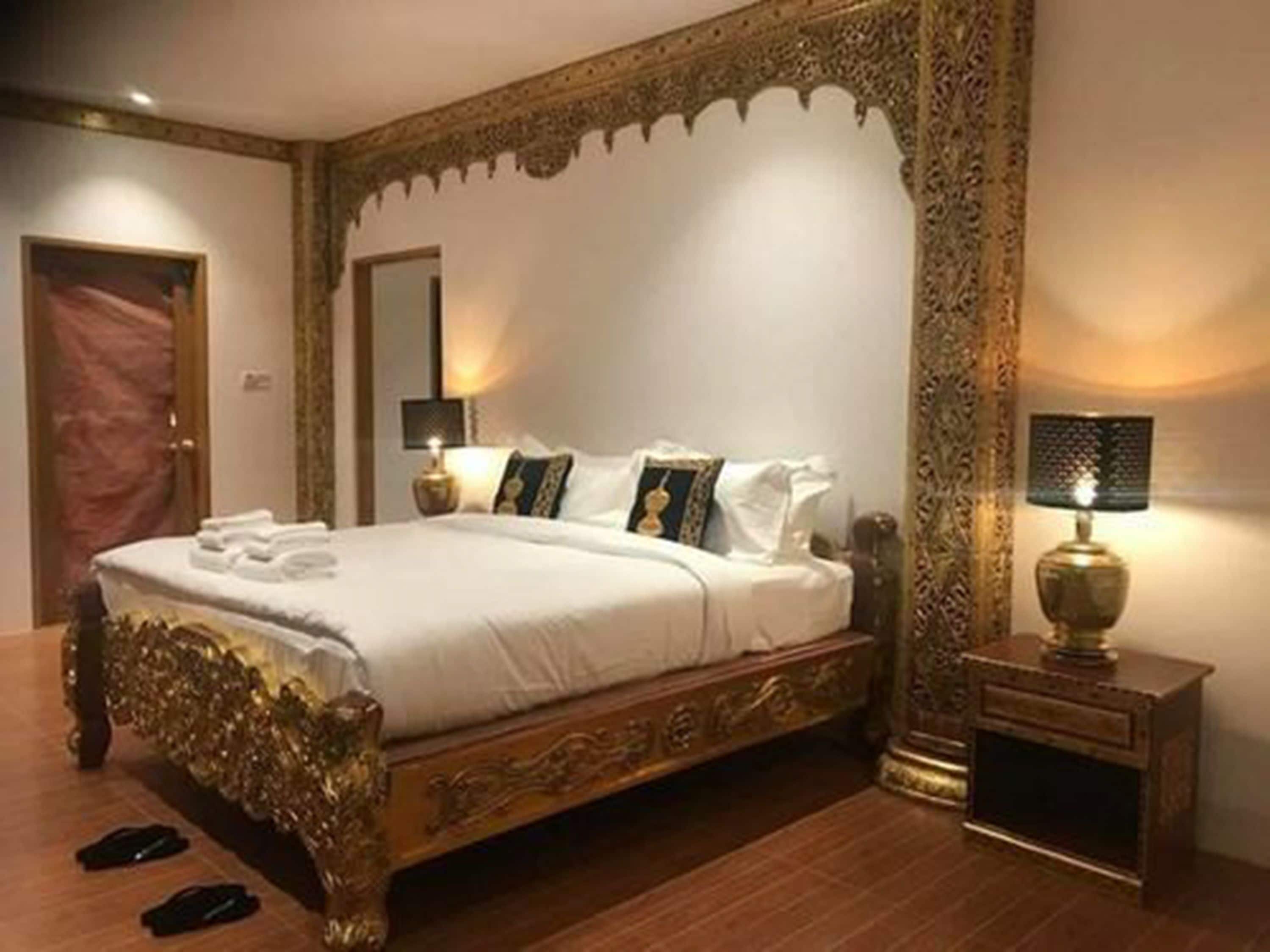 Manisandar / Thumbula Suite | Minibar, in-room safe, desk, iron/ironing board