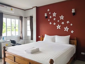 스탠다드 더블룸 | 책상, 무료 WiFi, 침대 시트