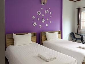 Standard Twin Room | Desk, free WiFi, bed sheets