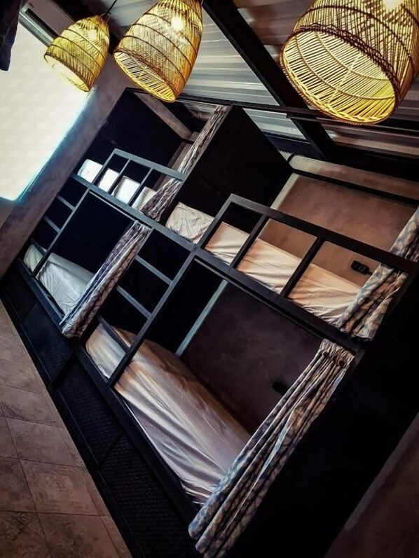 Unclassified image, 1 of 28, button - Clandestino - Hostel (Canggu)