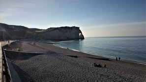 Beach nearby -  Quiet 3* Cottage 10m from Étretat | Fenced Garden | Dogs Welcome  Farm animals (Criquetot L Esneval)