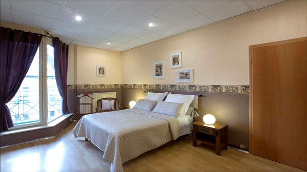 1 quarto, ferros/tábuas de passar roupa, Wi-Fi, roupa de cama