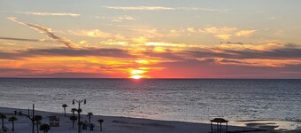 Great rates with a great view.. over 250 5 star reviews.