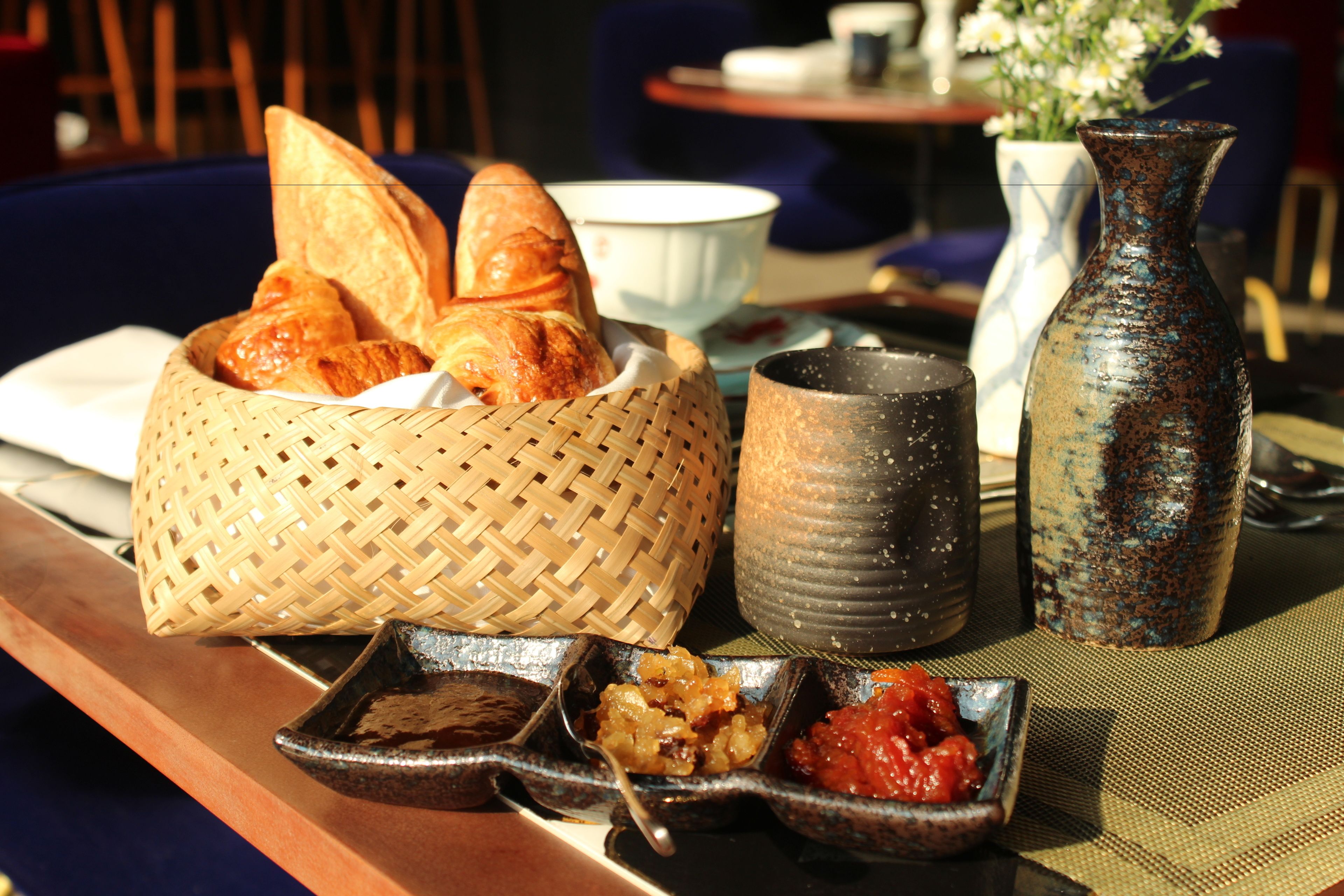 daily cooked-to-order breakfast (usd 12 per person)