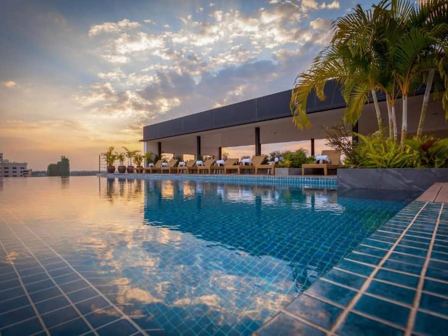 Außenpool, geöffnet von 08:00 Uhr bis 20:00 Uhr, Liegestühle