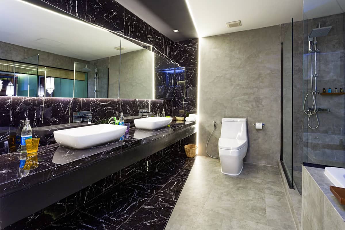 shower, free toiletries, slippers, towels