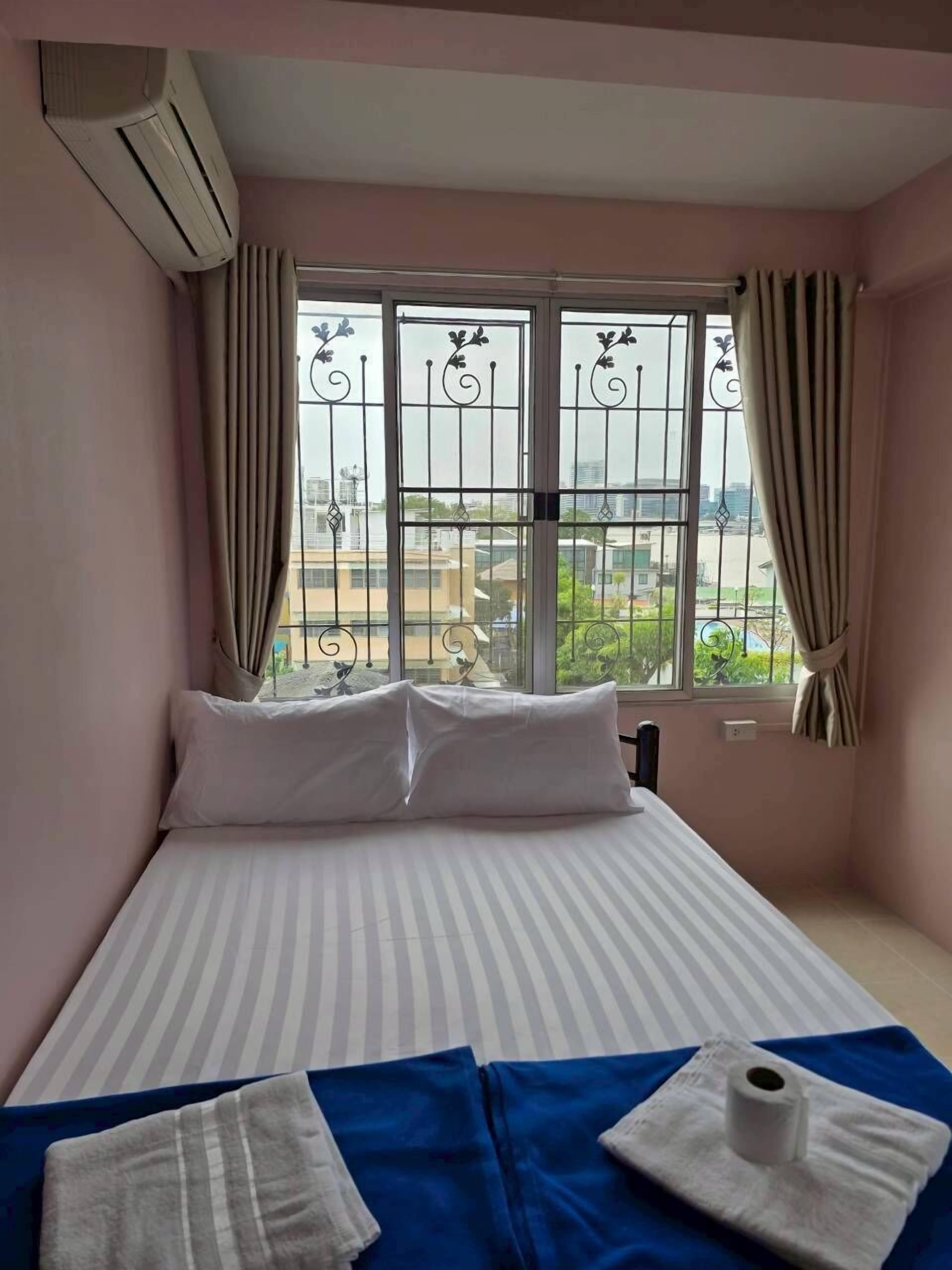Standard Double or Twin Room | Free WiFi
