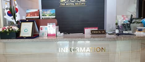 Check-in-/Check-out-Schalter