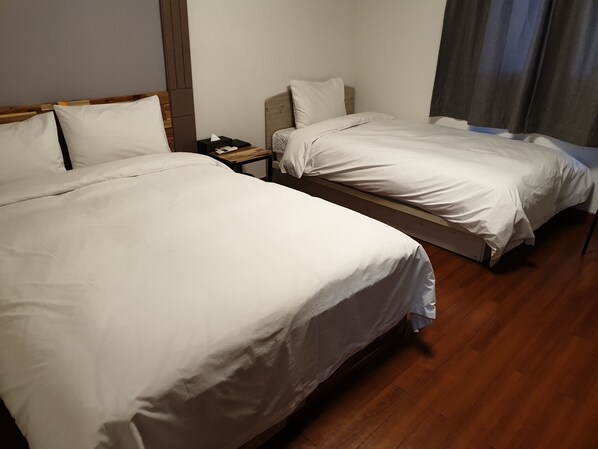 Habitación con 2 camas individuales, no fumadores | Cortinas opacas, sistema de insonorización, wifi gratis y ropa de cama