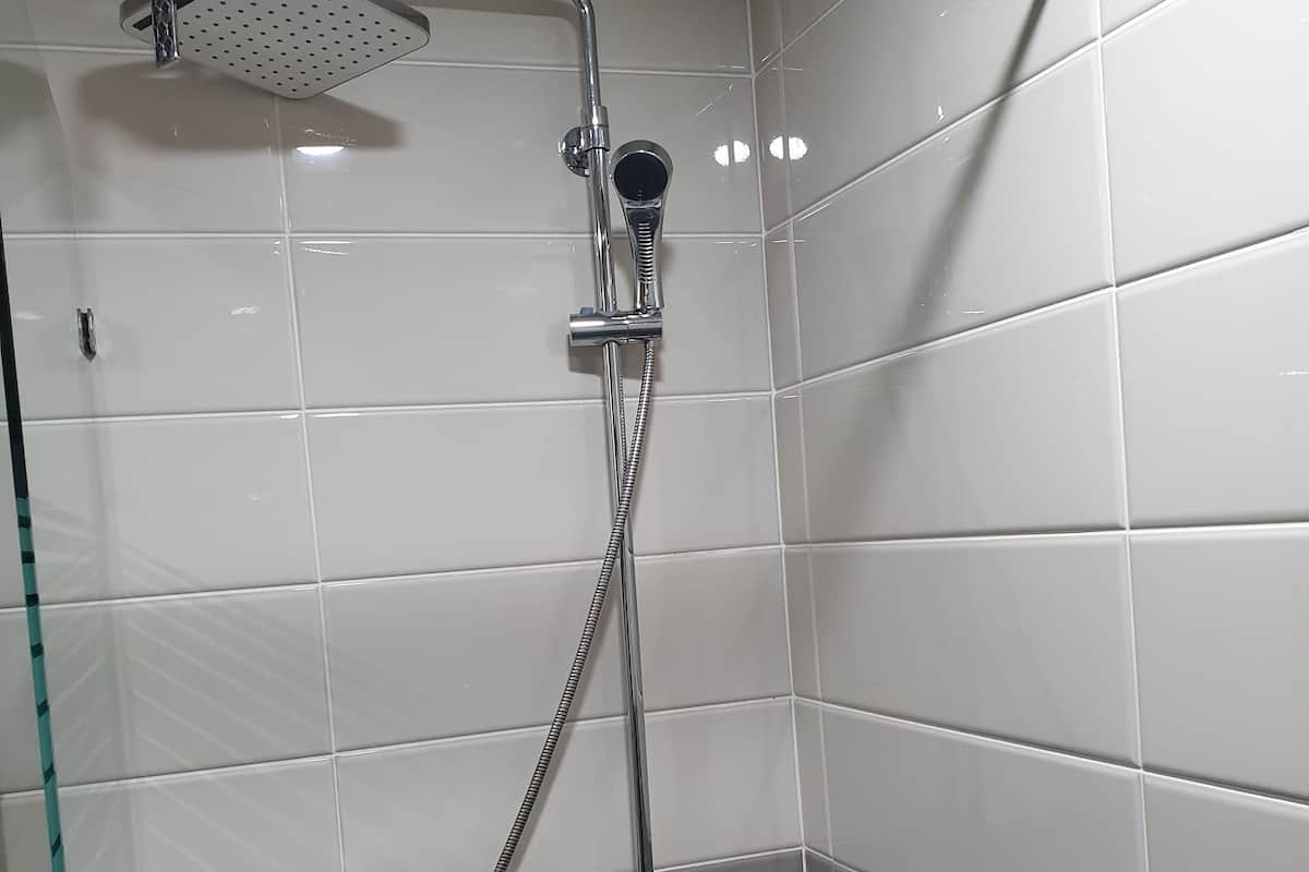 twin room, non smoking | blackout curtains, soundproofing, free wifi, bed sheets