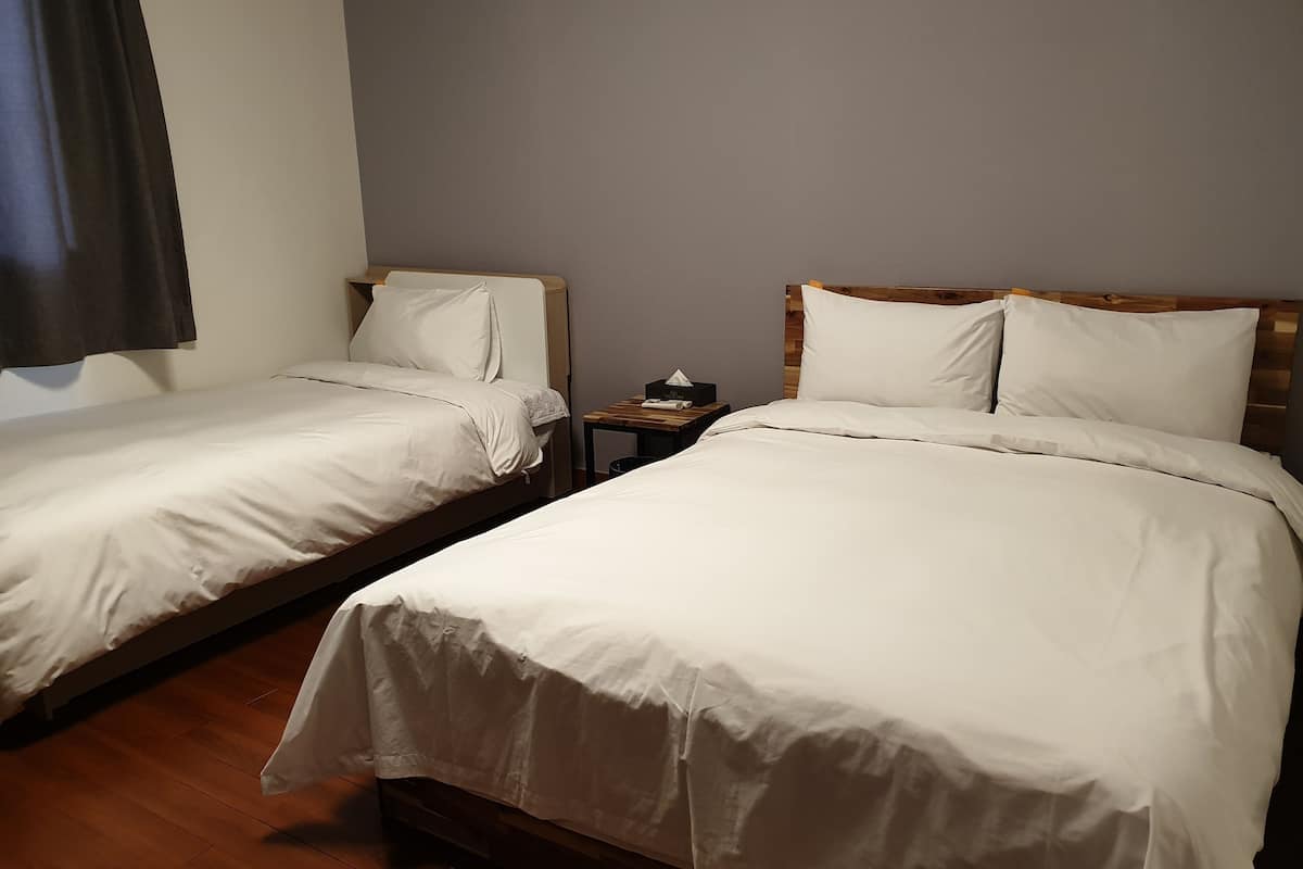 twin room, non smoking | blackout curtains, soundproofing, free wifi, bed sheets