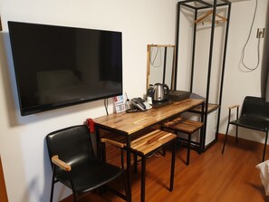 Dobbeltrom, ikke-røyk | Blendingsgardiner, lydisolert, wi-fi (inkludert) og sengetøy