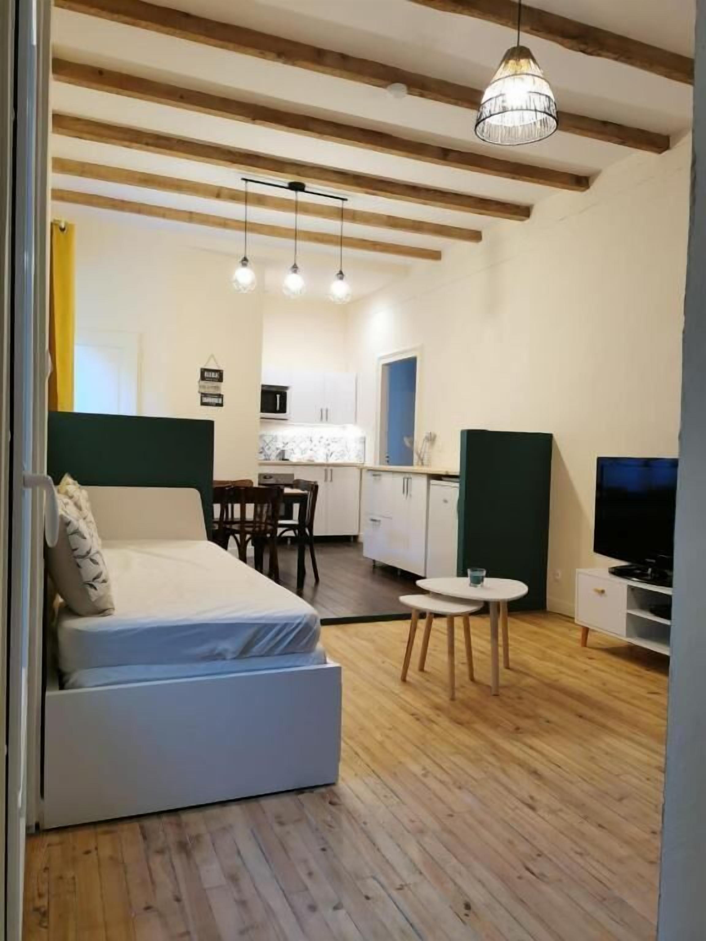 Frogs' Cottage, Balcony, Garden View | Living area | TV