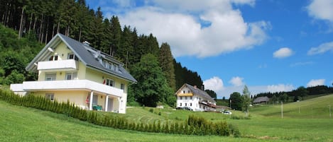 Esterni
