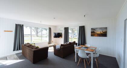 Pounawea Waterfront Motels