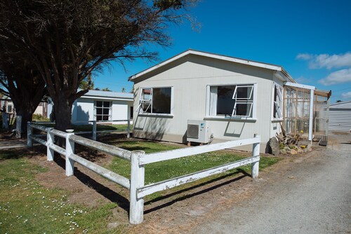 Pounawea Waterfront House
