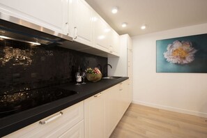 Réfrigérateur, micro-ondes, four, lave-vaisselle