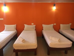 Chambre Économique | Literie de qualité supérieure, matelas mémoire de forme