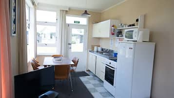 Apartament, 3 dormitoris | Cuina privada | Frigorífic gran, microones, forn i placa de cuina