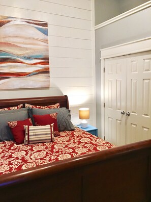 2 bedrooms, desk, iron/ironing board, free WiFi