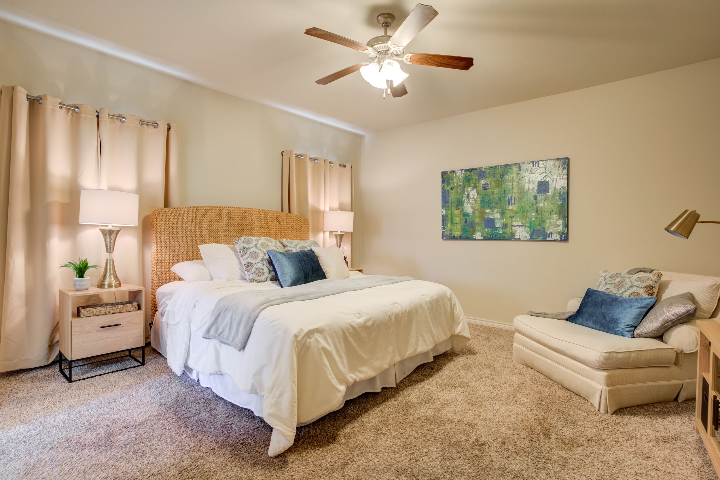 4 chambres, fer et planche à repasser, Wi-Fi gratuit, draps fournis