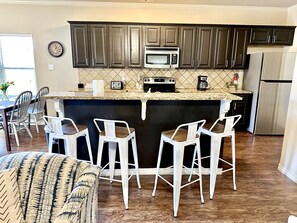 Fridge, microwave, oven, stovetop - Matador Arena + Hot Tub + Game Room + 4BR Sleeps 14 + 4 Min to Loop (Lubbock)