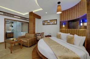 Hazel Suite | 1 Schlafzimmer, hochwertige Bettwaren, Zimmersafe, Schreibtisch