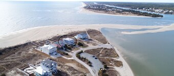 Absolutely Beautiful, Oceanfront 7 Bdrm/5.5 Bath Home on West End-Sleeps19
