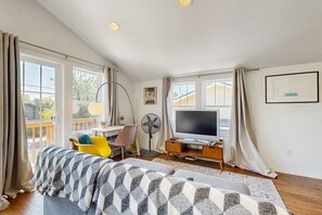 Iron/ironing board, internet, bed sheets