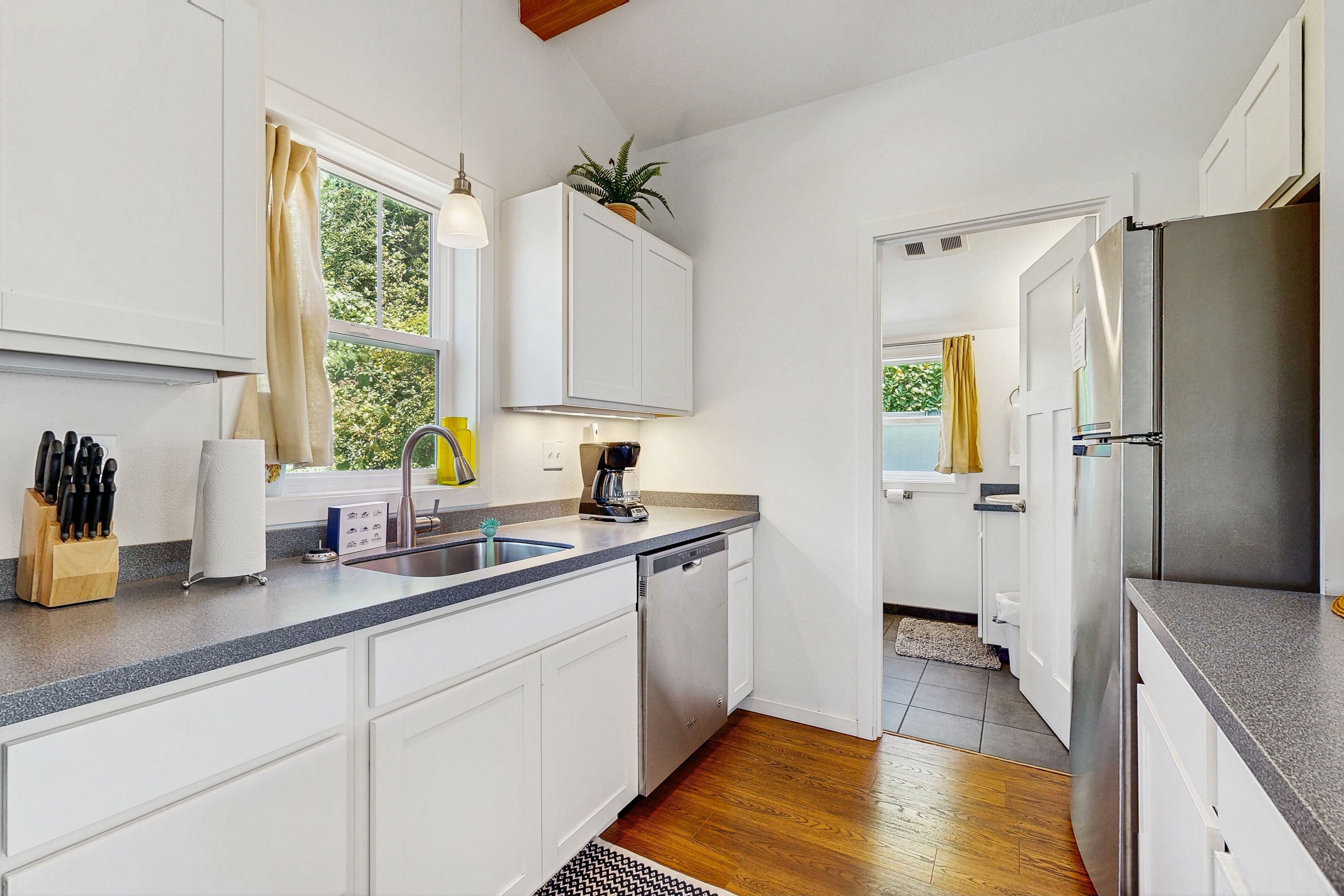 冰箱、微波炉、烤箱、炉灶