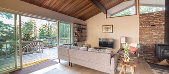 Mar a Vista: Cozy Coastal Cottage with Modern Amenities