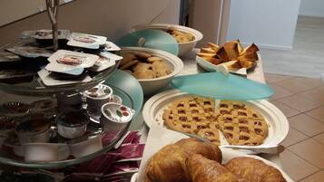 Colazione a buffet, servita tutte le mattine (5 EUR a persona)