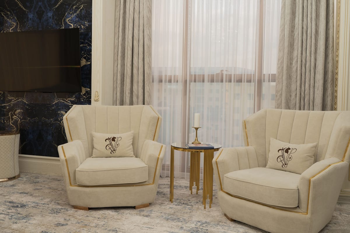 Signature Apartment | Living area