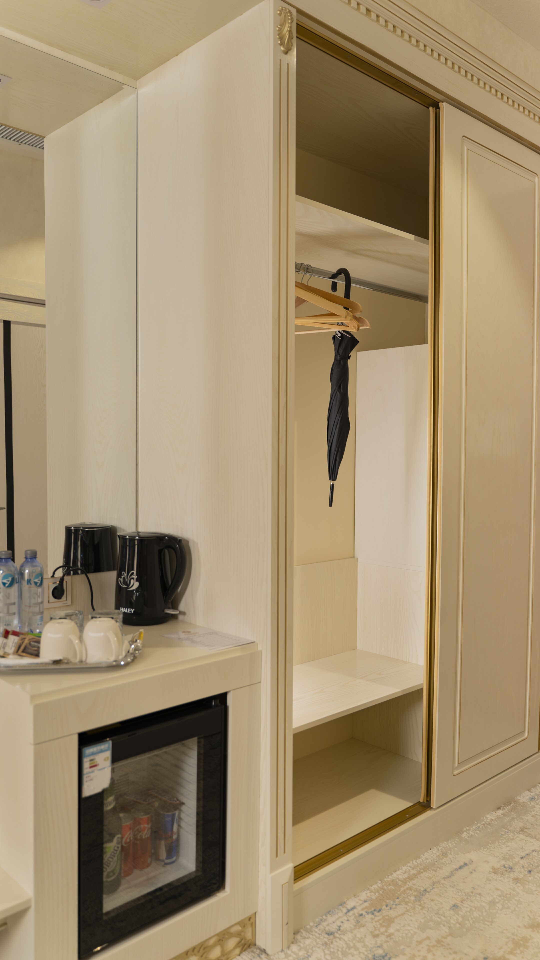 superior twin room | living area | flat-screen tv, heated floors