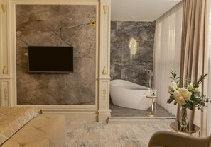 Premium bedding, minibar, in-room safe, blackout curtains - Dilimah Premium Luxury Hotel (Samarkand)