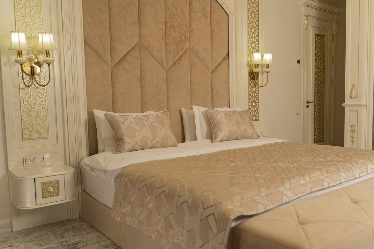 Design Suite | Premium bedding, minibar, in-room safe, blackout curtains