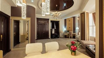 Chambre Double Deluxe, bain à remous | Salle de séjour