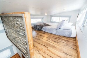 2 bedrooms, bed sheets - Tiny House Molly in downtown Leadville (Leadville)