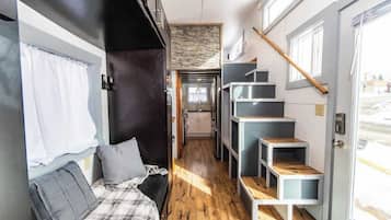 2 bedrooms, bed sheets