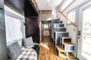 2 bedrooms, bed sheets