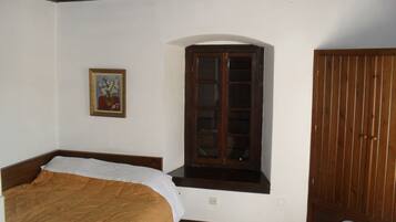 Casa | 4 habitaciones, tabla de planchar con plancha y ropa de cama