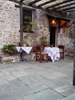 House | Terrace/patio